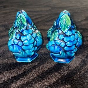 Ceramic grape motif Made in Japan salt n pepper shakers